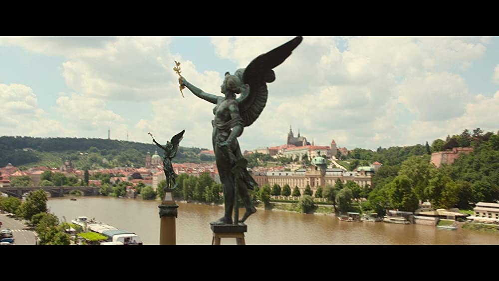 「グレイマン」の画像