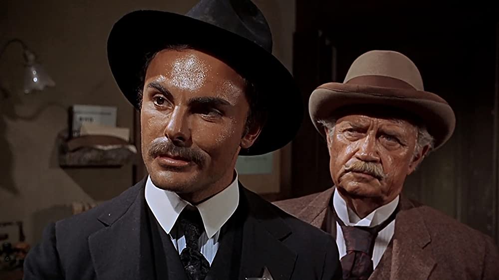 ジョン・サクソンの画像一覧 映画ポップコーン