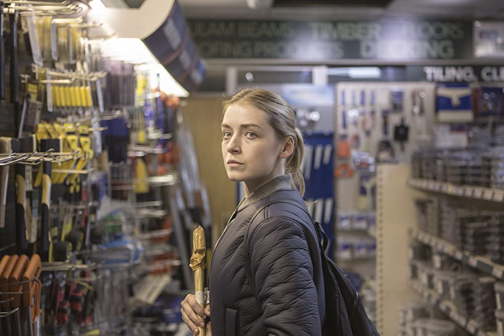 「サヴェージ・ウーマン 美しき制裁」サラ・ボルジャーの画像