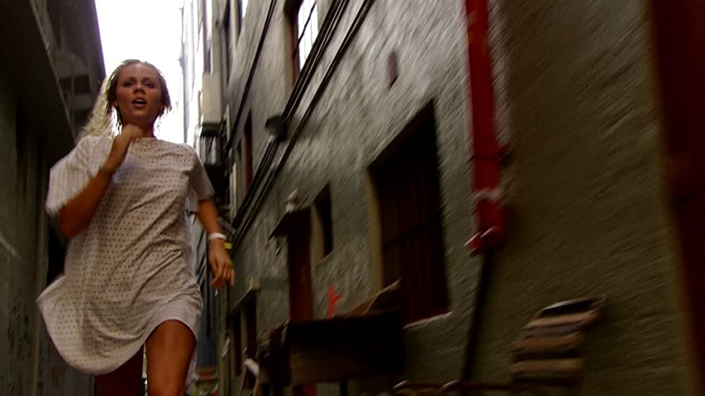 イントゥ・ザ・ブルー2の画像