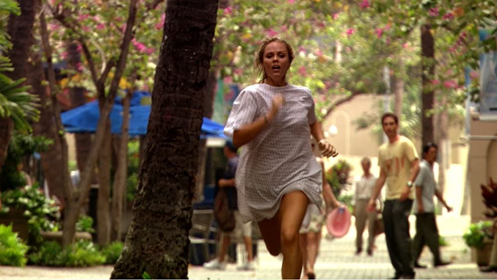 イントゥ・ザ・ブルー2の画像