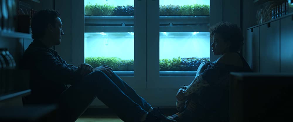 「スパイダーヘッド」ジャーニー・スモレット＝ベル & マイルズ・テラーの画像