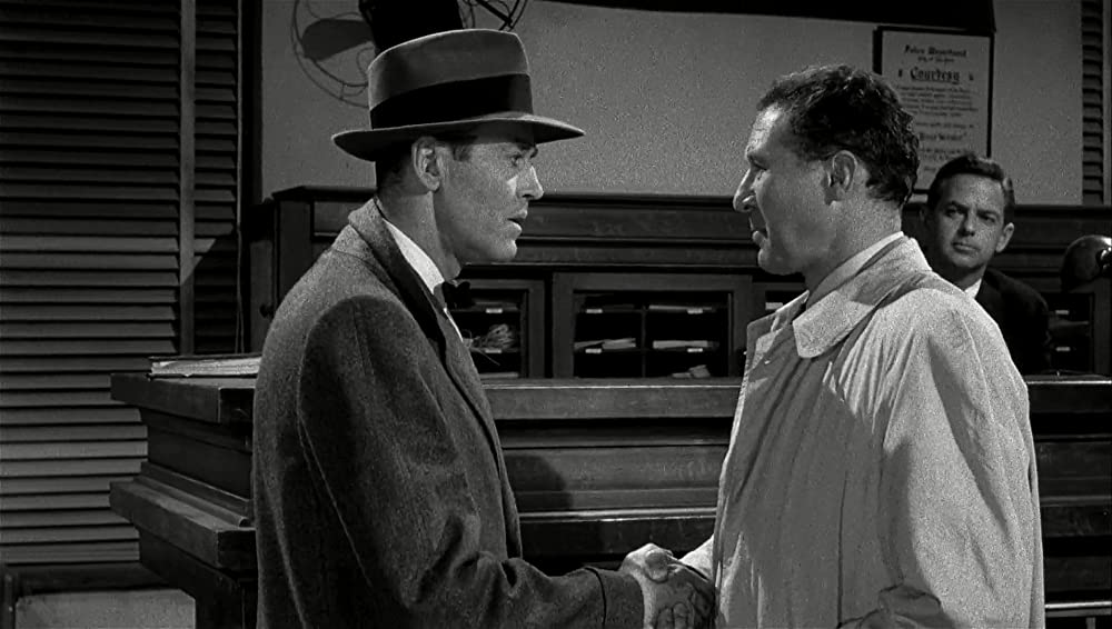 海獣の霊を呼ぶ女／怪物の女性の画像