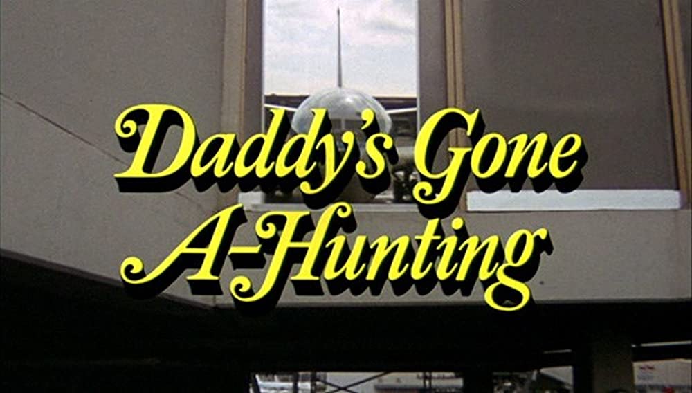 屋根の上の赤ちゃんの画像