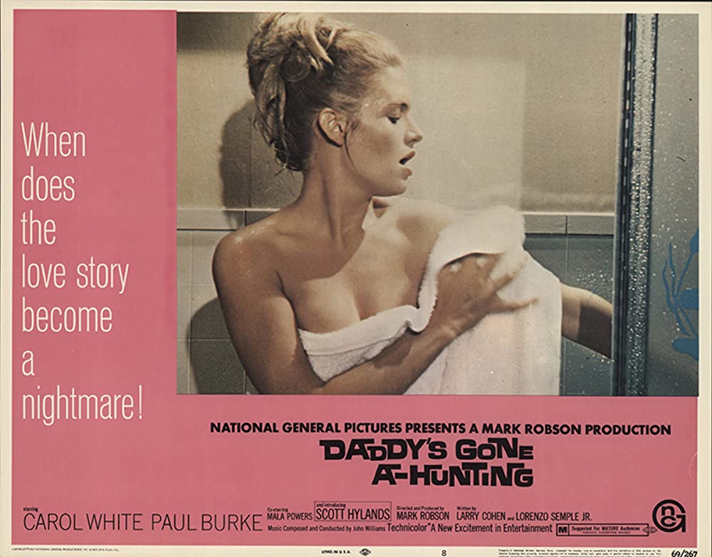 屋根の上の赤ちゃんの画像