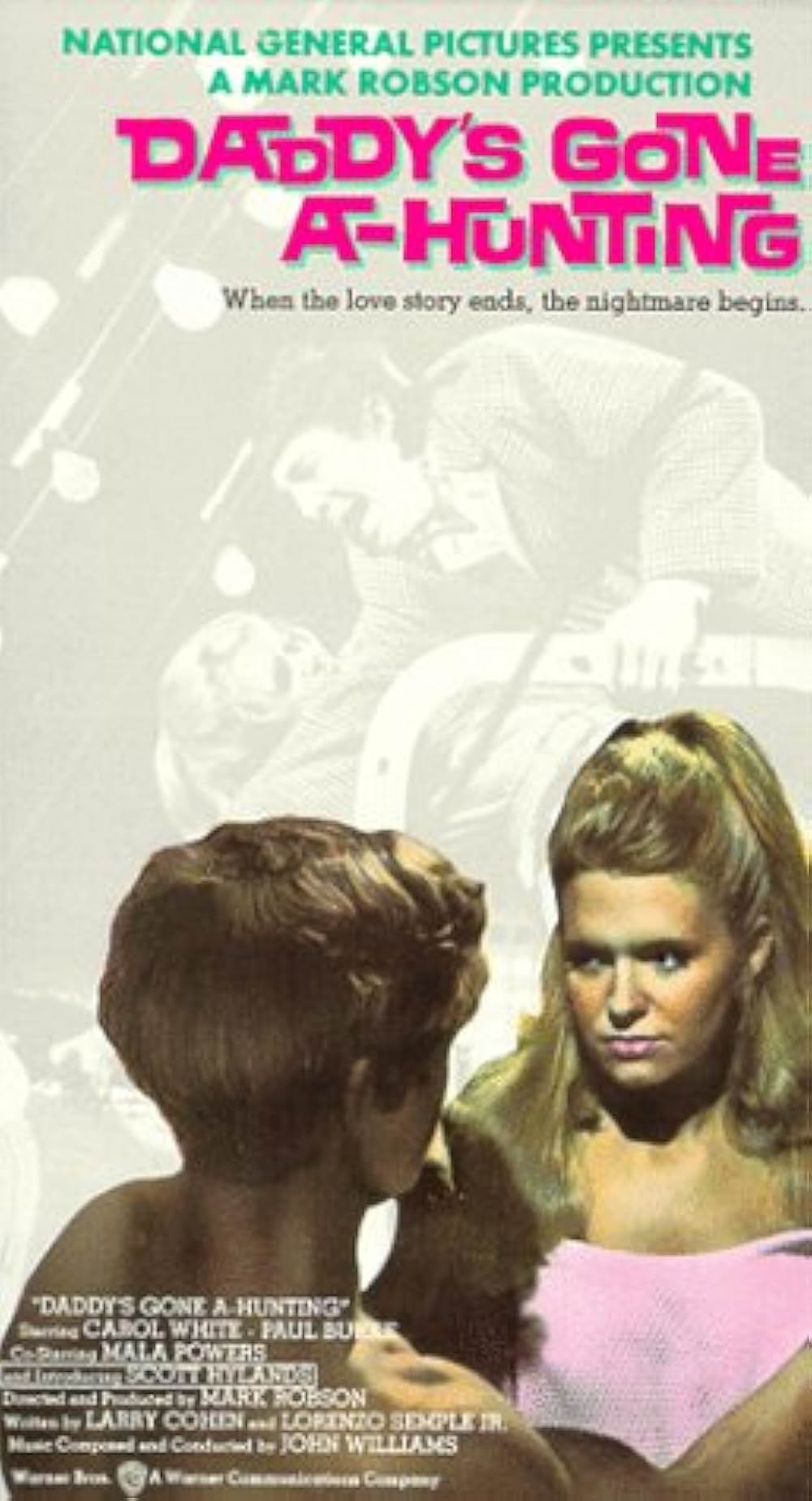 屋根の上の赤ちゃんの画像