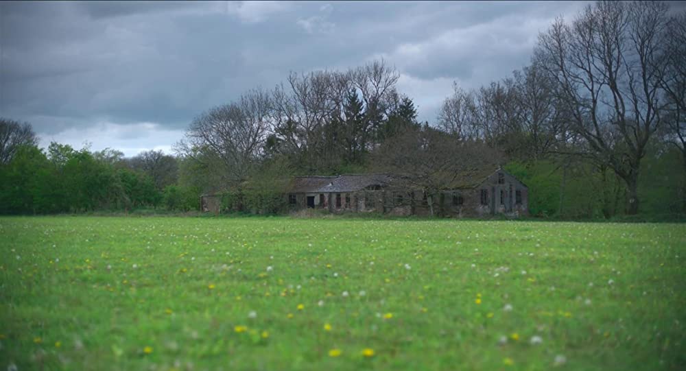 MEN 同じ顔の男たちの画像