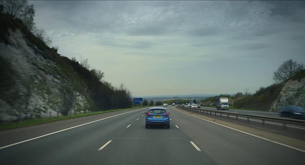 MEN 同じ顔の男たちの画像