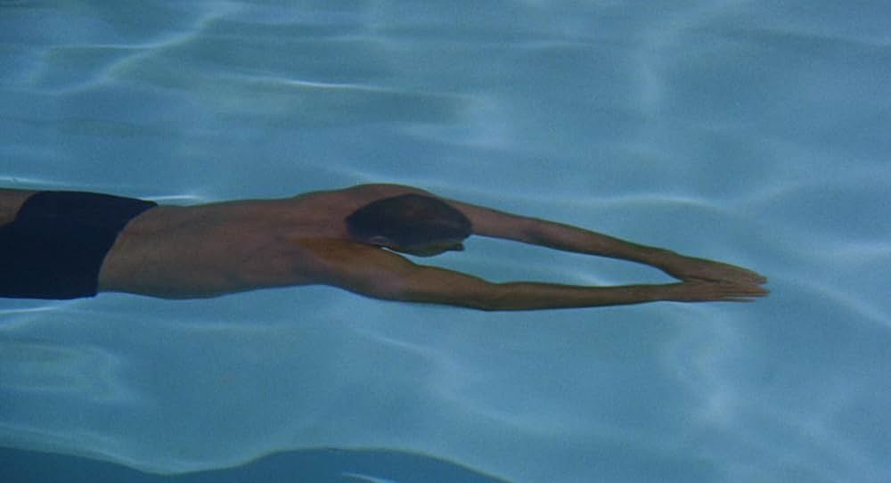 泳ぐひとの画像