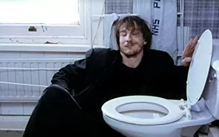 「ネイキッド」デビッド・シューリスの画像