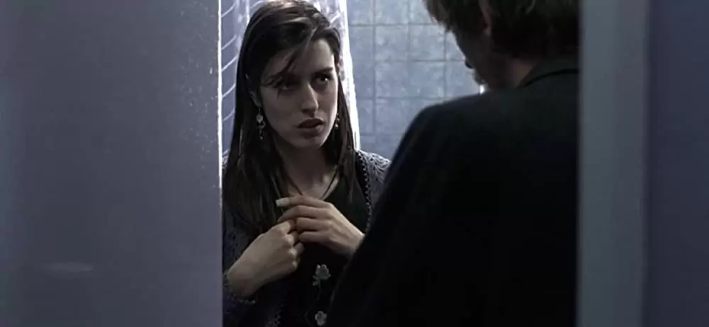 「ネイキッド」デビッド・シューリス & ジーナ・マッキーの画像