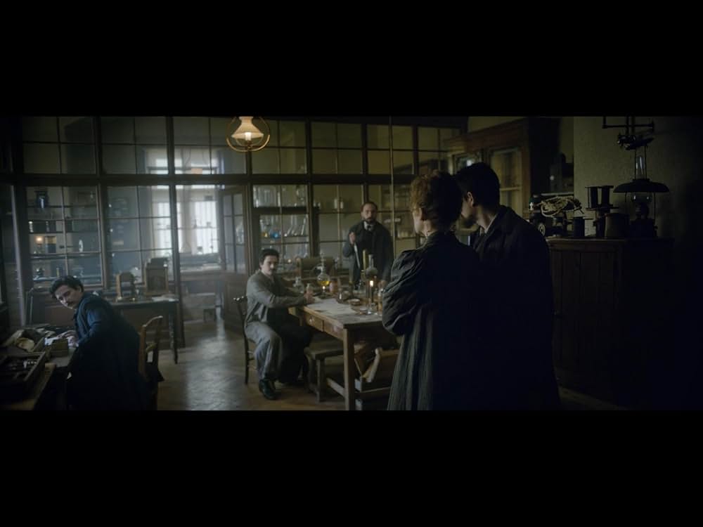 キュリー夫人 天才科学者の愛と情熱の画像