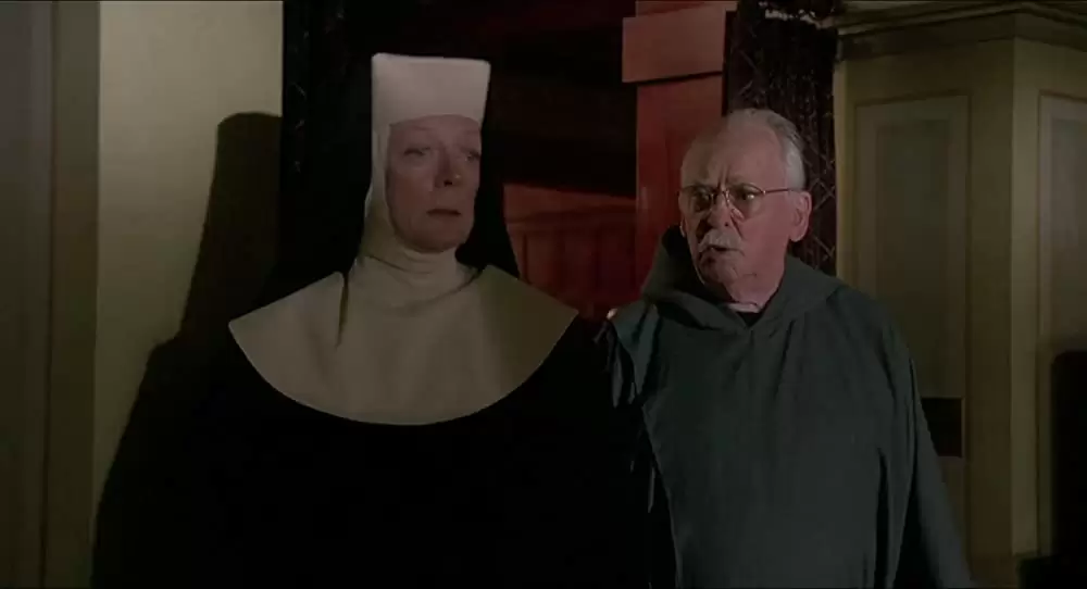 「天使にラブ・ソングを2」マギー・スミス & バーナード・ヒューズの画像