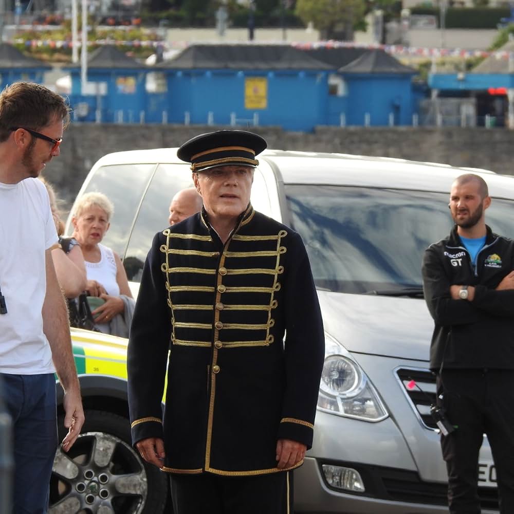 シックス・ミニッツ・トゥ・ミッドナイトの画像