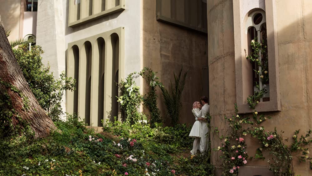 「パラダイス・ヒルズ」エマ・ロバーツ & ジェレミー・アーバインの画像