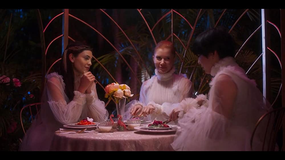 「パラダイス・ヒルズ」エイザ・ゴンザレスの画像