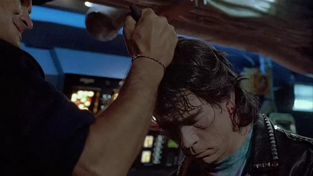 「沈黙の戦艦」トミー・リー・ジョーンズ & スティーブン・セガールの画像