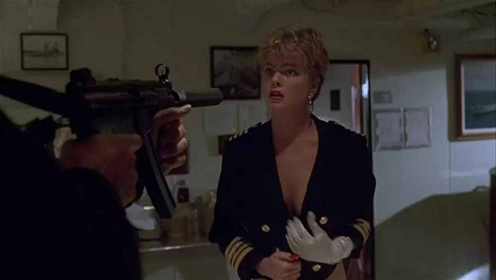 「沈黙の戦艦」エリカ・エレニアック & スティーブン・セガールの画像