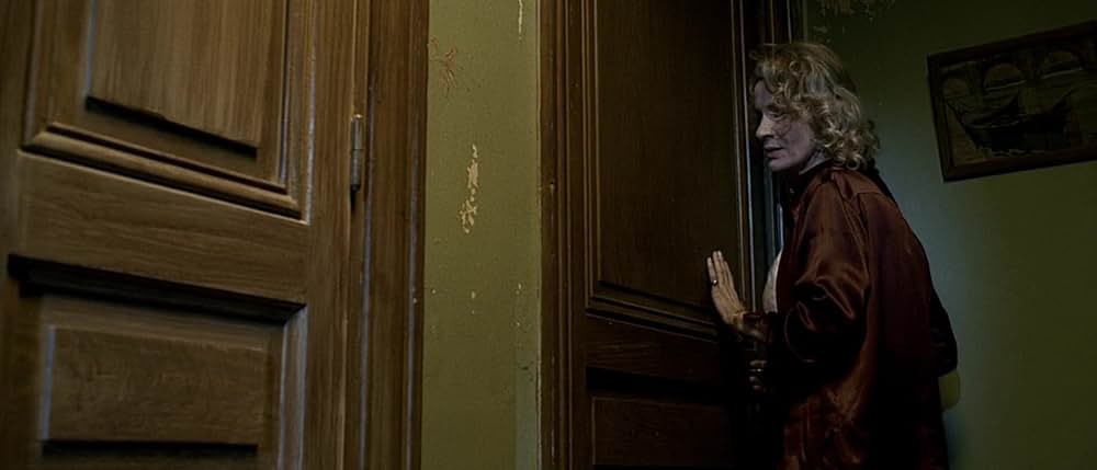 列車に乗った男の画像