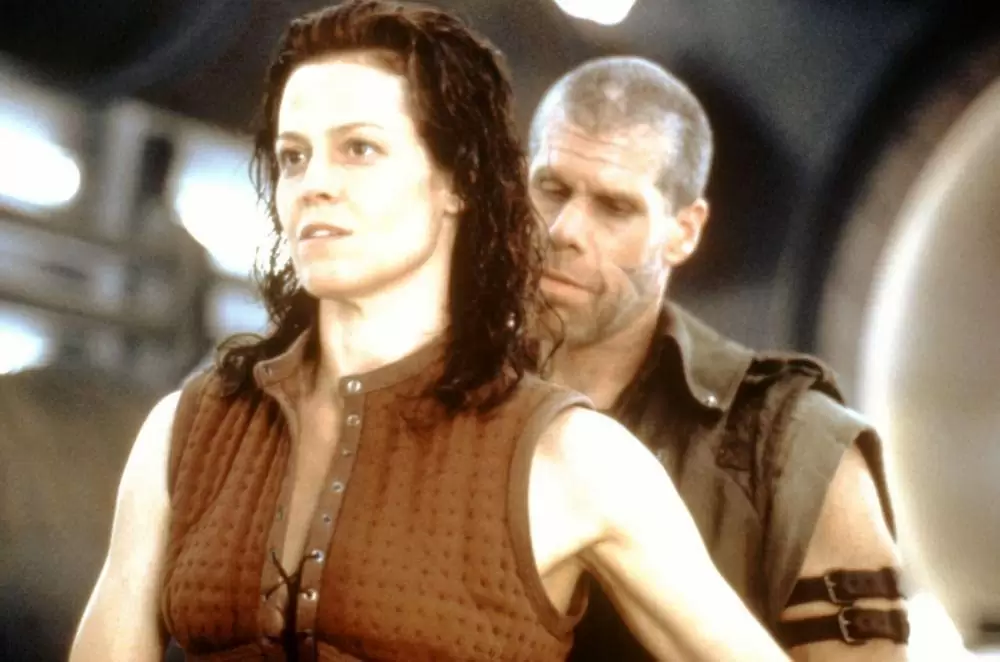「エイリアン4」シガニー・ウィーバー & ロン・パールマンの画像