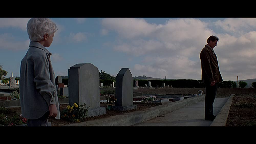 「光る眼」クリストファー・リーブ & トーマス・デッカーの画像