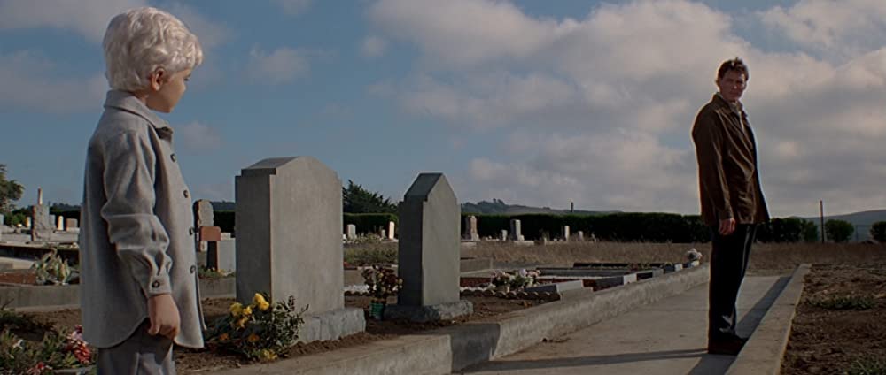 「光る眼」クリストファー・リーブ & トーマス・デッカーの画像