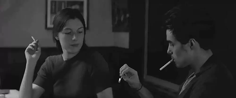 つかのまの愛人の画像