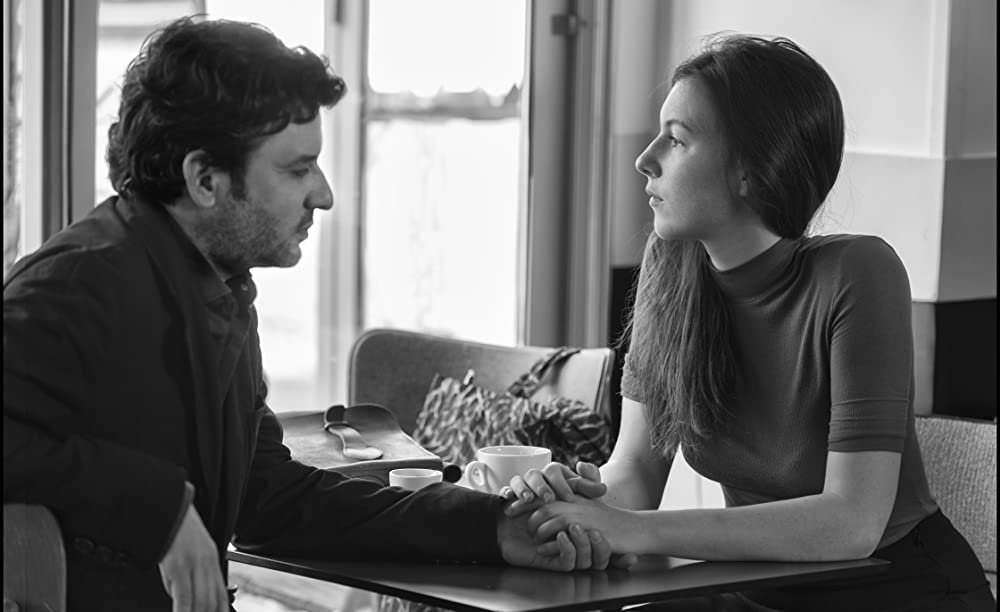 つかのまの愛人の画像