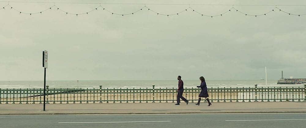 エンパイア・オブ・ライトの画像