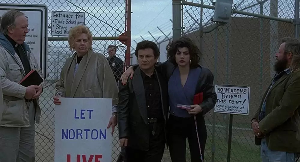 「いとこのビニー」ジョー・ペシ & マリサ・トメイの画像