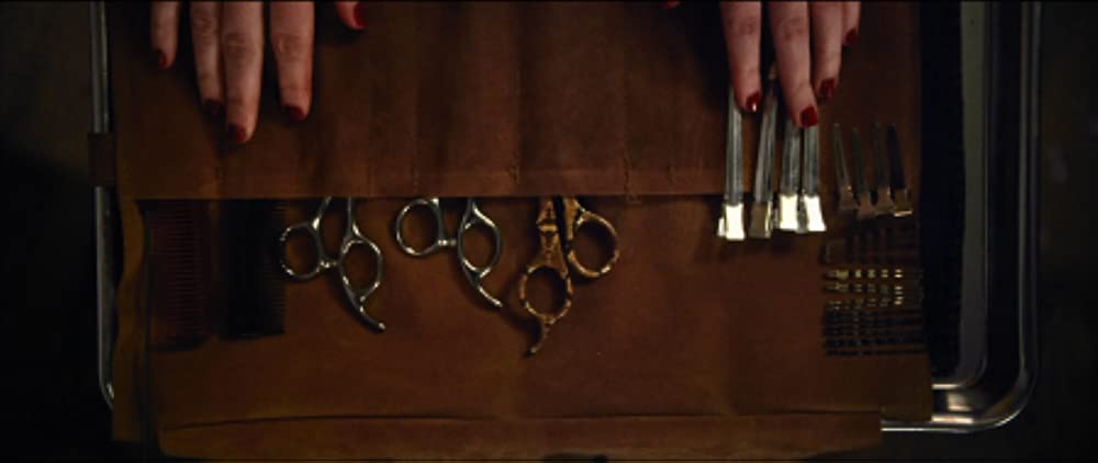 殺人美容師 頭の皮を剥ぎ取りますの画像