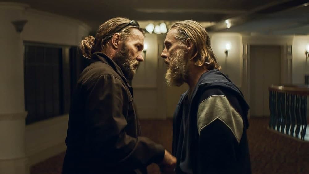 「ザ・ストレンジャー：見知らぬ男」の画像