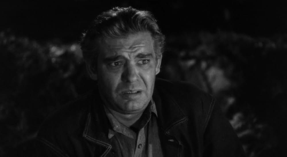 廿日鼠と人間の画像