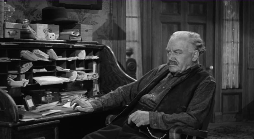 廿日鼠と人間の画像