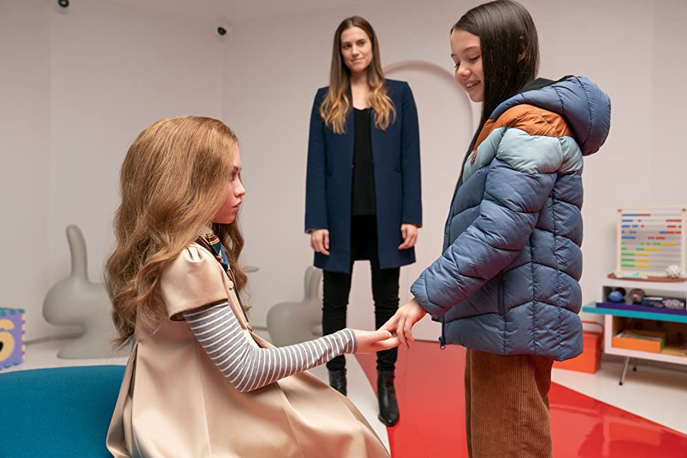 「M3GAN／ミーガン」Amie Donald & アリソン・ウィリアムズ & バイオレット・マッグロウの画像