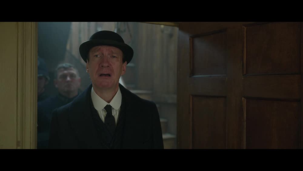 「エノーラ・ホームズの事件簿2」デビッド・シューリスの画像