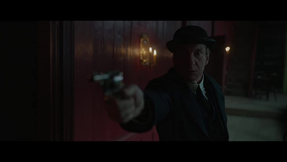 「エノーラ・ホームズの事件簿2」デビッド・シューリスの画像