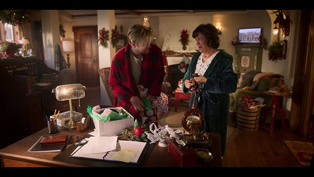 「フォーリング・フォー・クリスマス」アレハンドラ・フローレス & コード・オーバーストリートの画像