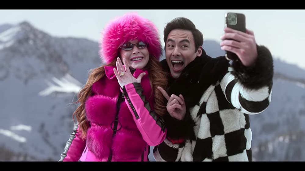 「フォーリング・フォー・クリスマス」リンジー・ローハン & ジョージ・ヤングの画像