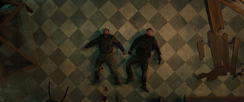 「タイラー・レイク 命の奪還2」クリス・ヘムズワース & Tornike Gogrichianiの画像