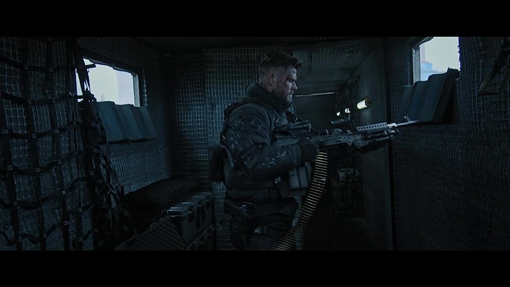 「タイラー・レイク 命の奪還2」クリス・ヘムズワースの画像