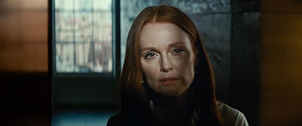 「Sharper：騙す人」ジュリアン・ムーアの画像