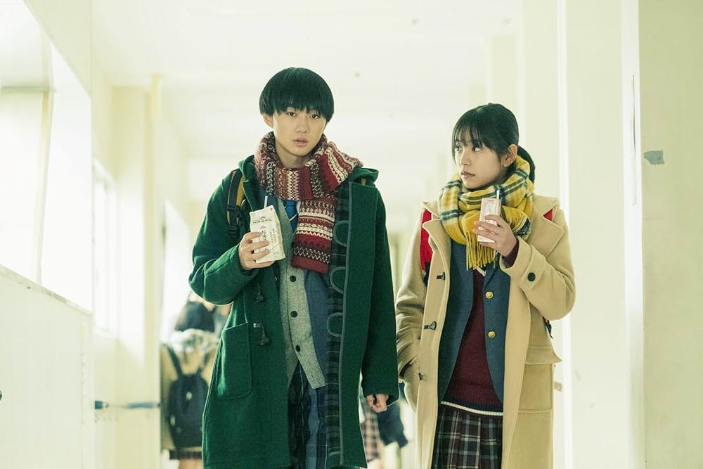 水は海に向かって流れるの画像