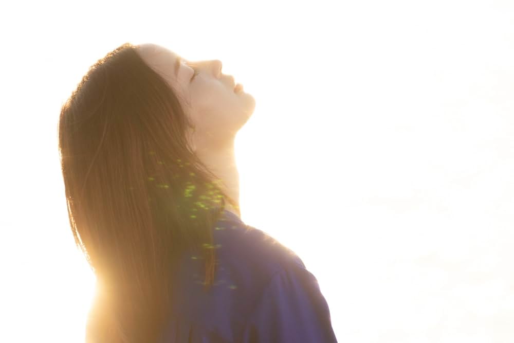 水は海に向かって流れるの画像