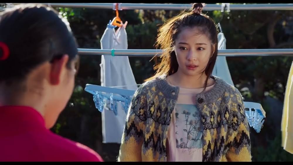 水は海に向かって流れるの画像