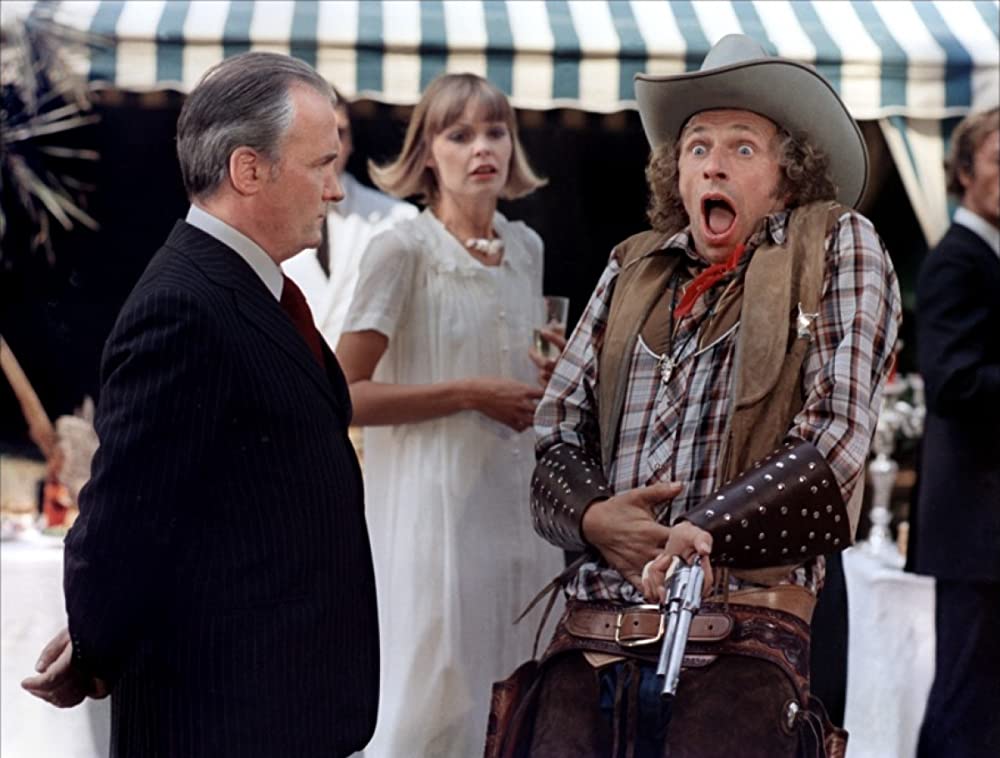 ル・ジュエ おもちゃにされた新聞記者の画像