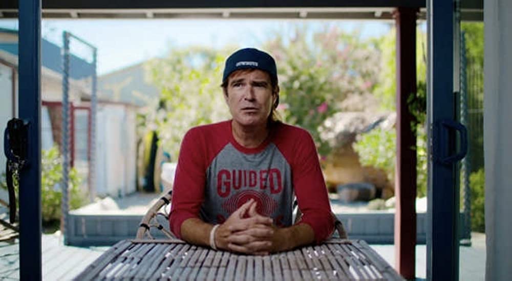 ヒッチハイカーKAI：手斧のヒーロー、その光と影の画像