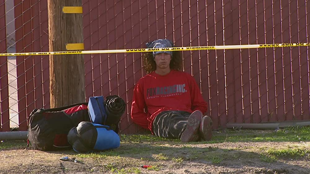 ヒッチハイカーKAI：手斧のヒーロー、その光と影の画像