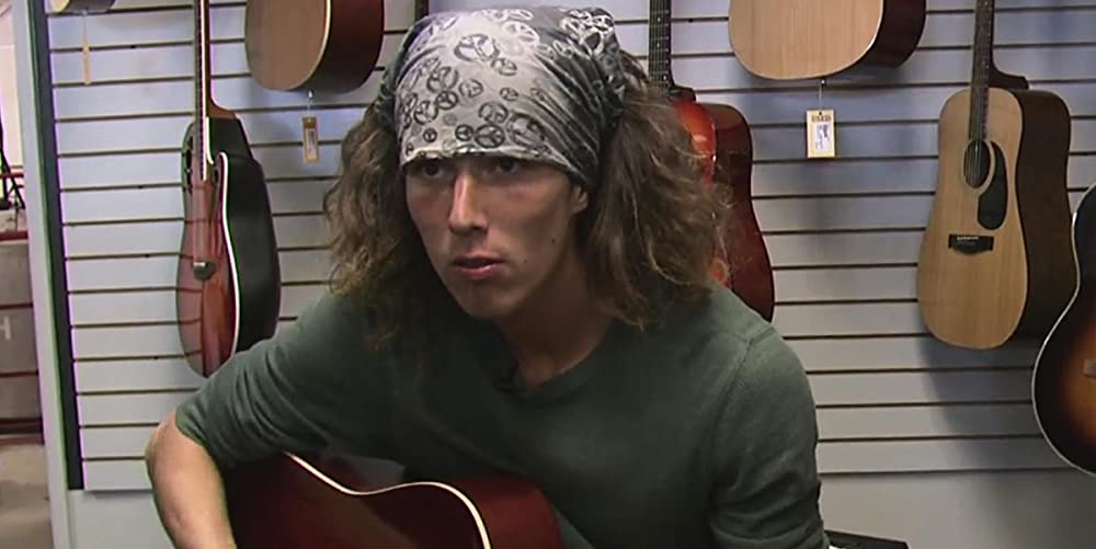 ヒッチハイカーKAI：手斧のヒーロー、その光と影の画像