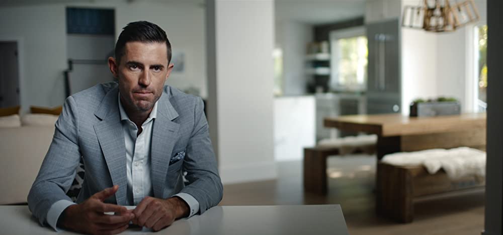 ヒッチハイカーKAI：手斧のヒーロー、その光と影の画像